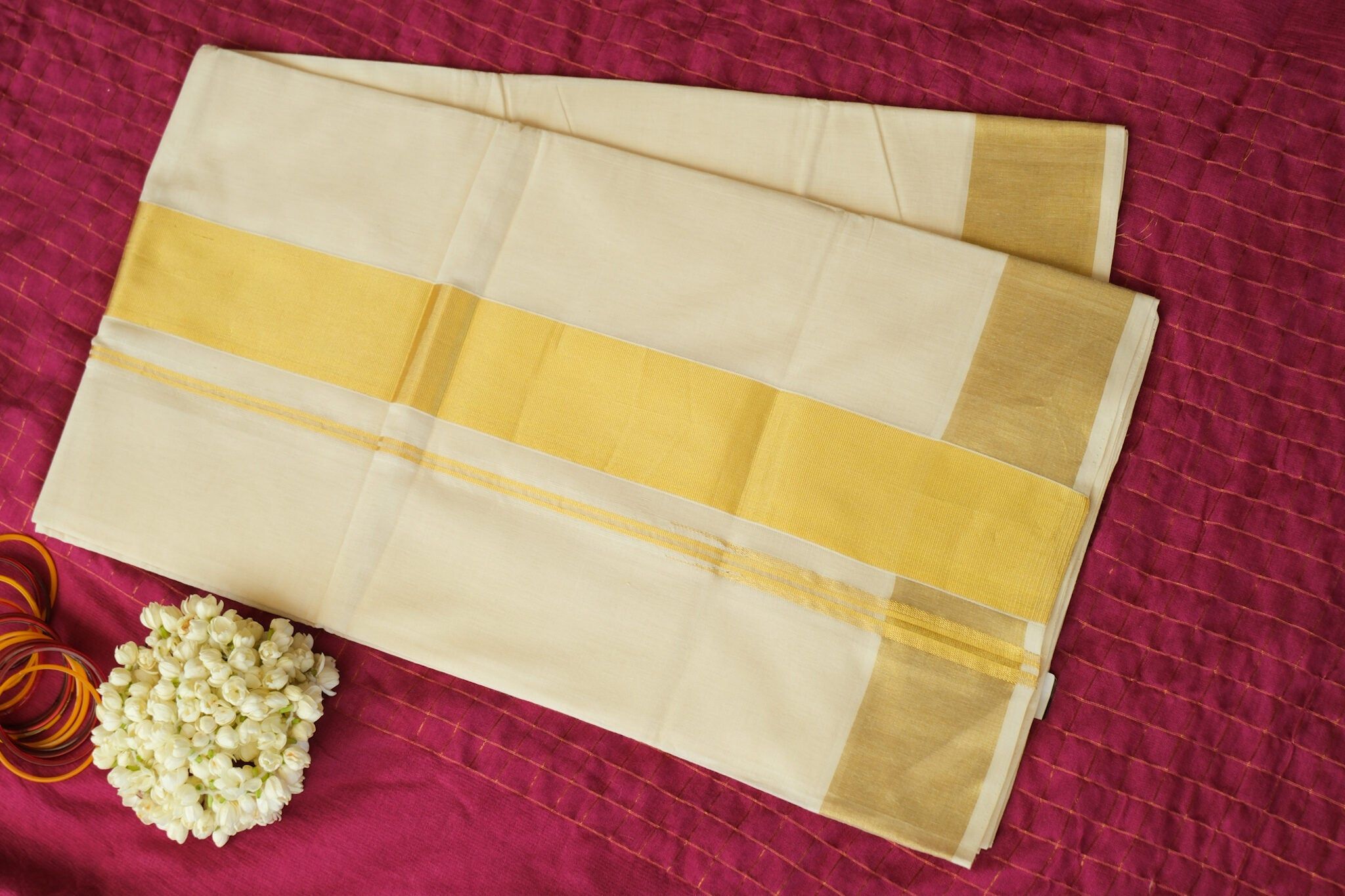 Handloom Kasavu Saree With Golden Border, photograph 2 of 4