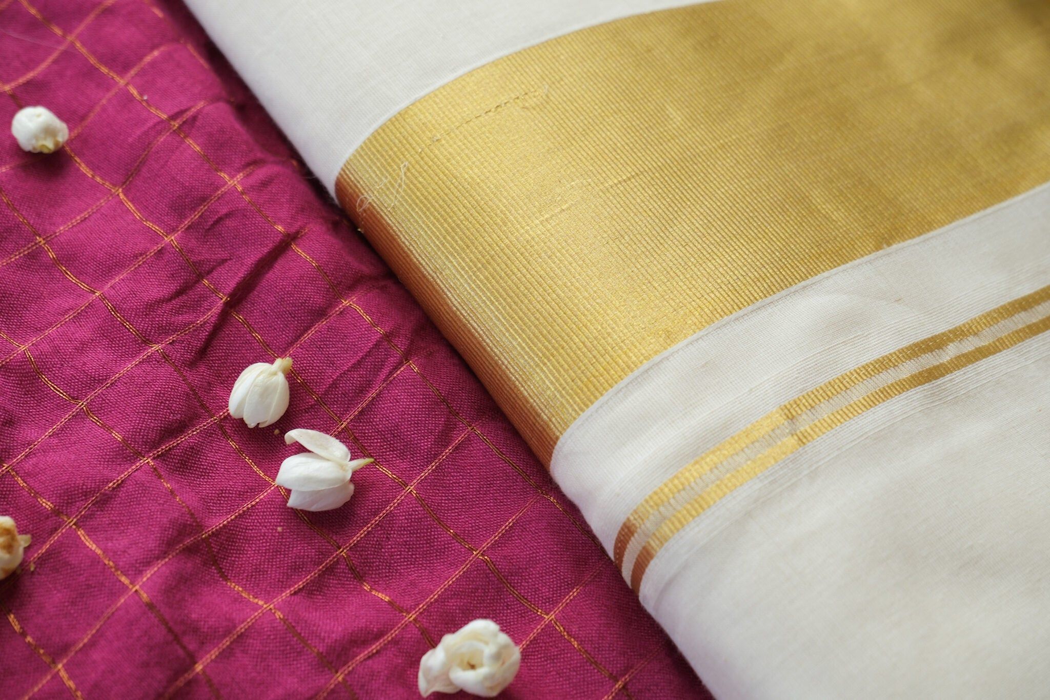 Handloom Kasavu Saree With Golden Border, photograph 3 of 4