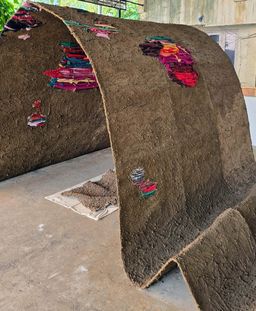 Exhibition view of ‘Dar – Dara – Dariya’ at VKL Warehouse, Kochi-Muziris Biennale 2025–26.