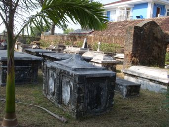 Dutch Cemetery in Fort Kochi, Kochi. Photograph taken on 2 January 2008.