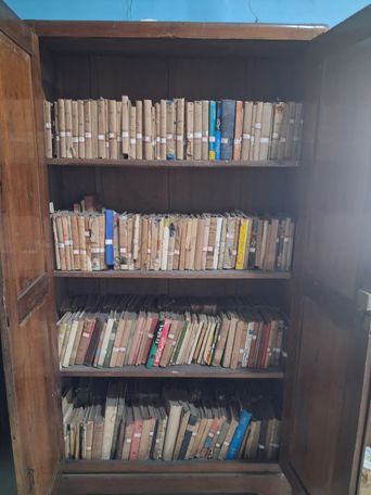 Iqbal library Mattancherry - Old urudu book coolection