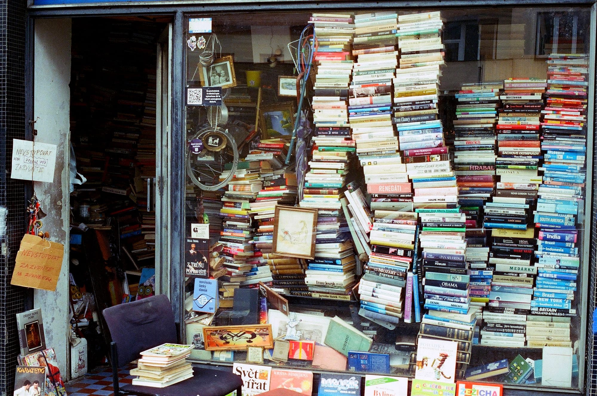 A Guide for Book Lovers in Fort Kochi: Best Bookstores in Town